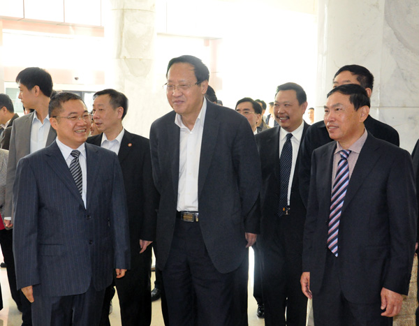 9.全国人大常委副委员长张宝文调研尊龙凯时大学生就业创业情况.JPG