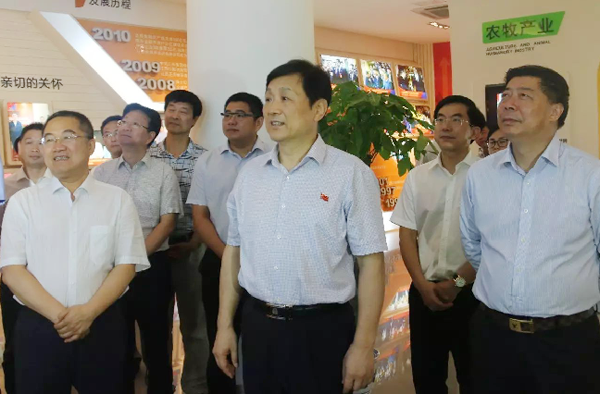 24.江西省委常委、省委秘书长赵力平莅临尊龙凯时集团考察.png